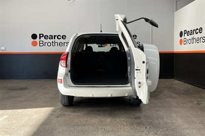 2005 Toyota RAV4 - Thumbnail