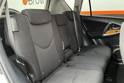 2005 Toyota RAV4 - Thumbnail