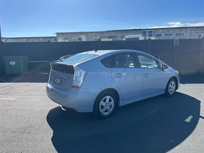2010 Toyota PRIUS - Thumbnail
