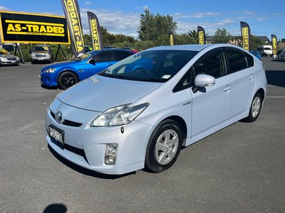 2010 Toyota PRIUS - Thumbnail