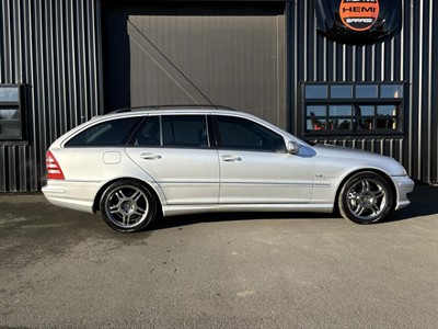 2001 Mercedes-Benz C 32 - Thumbnail