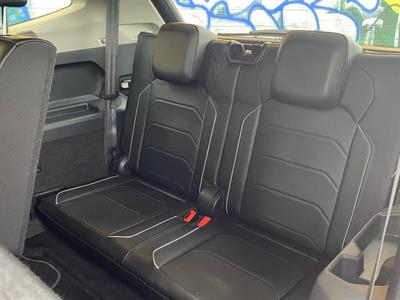 2018 Volkswagen Tiguan - Thumbnail