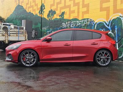 2022 Ford Focus - Thumbnail
