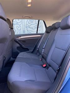 2013 Volkswagen Golf - Thumbnail