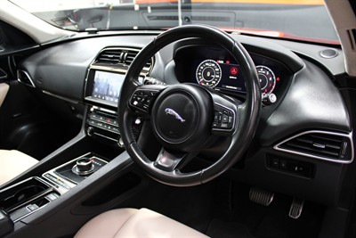 2019 Jaguar F-Pace - Thumbnail