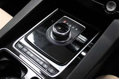 2019 Jaguar F-Pace - Thumbnail