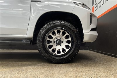 2022 Mitsubishi Triton - Thumbnail