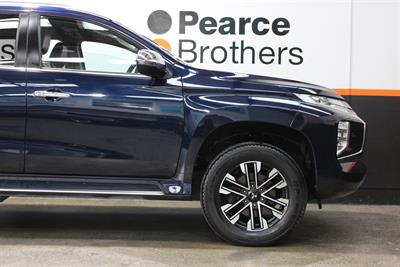 2021 Mitsubishi Pajero Sport - Thumbnail