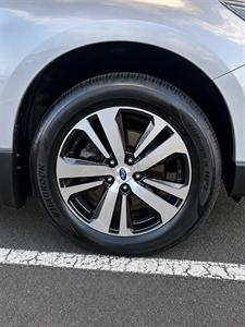 2019 Subaru Outback - Thumbnail
