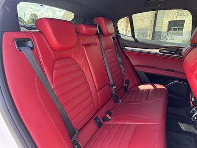 2020 Alfa Romeo Stelvio - Thumbnail