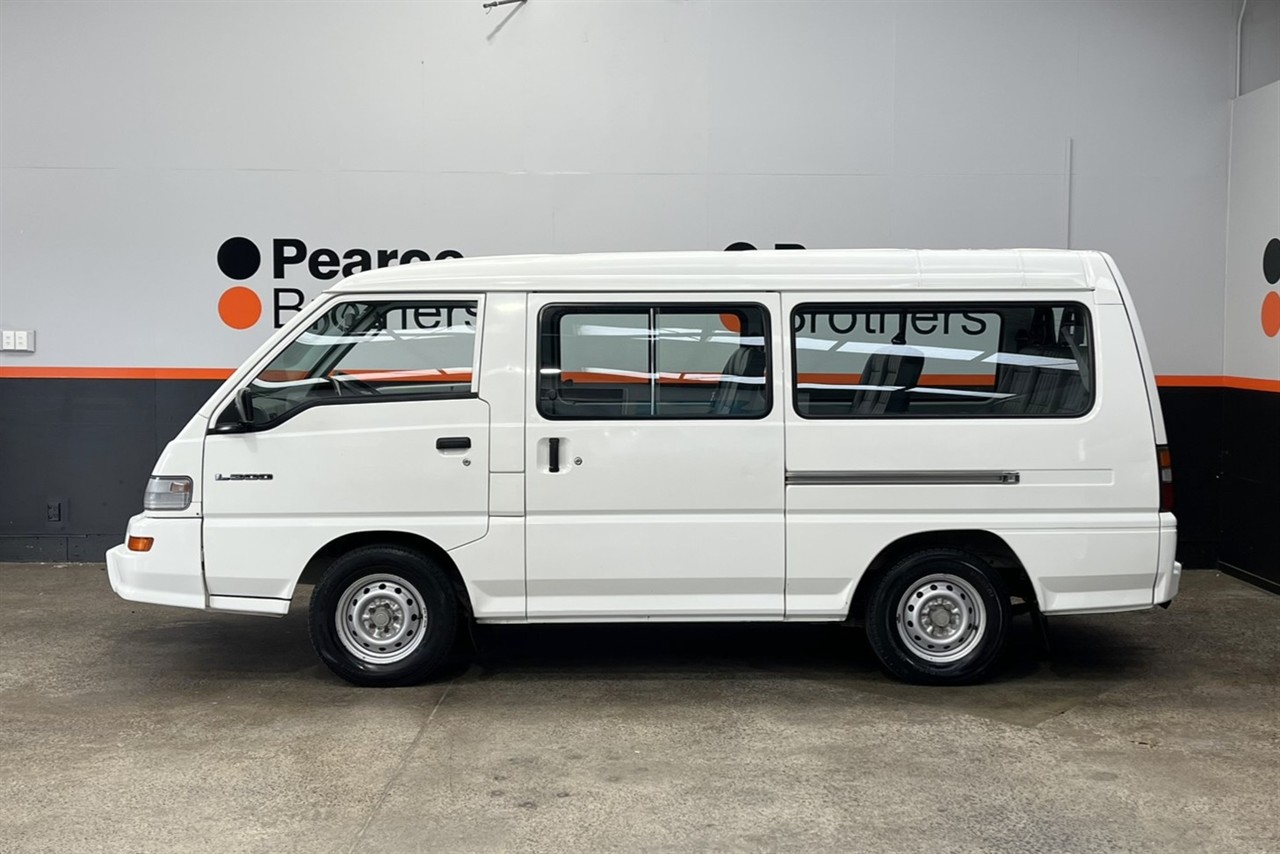 2014 Mitsubishi L300