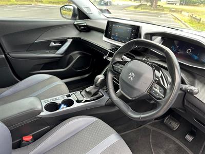 2020 Peugeot 2008 - Thumbnail