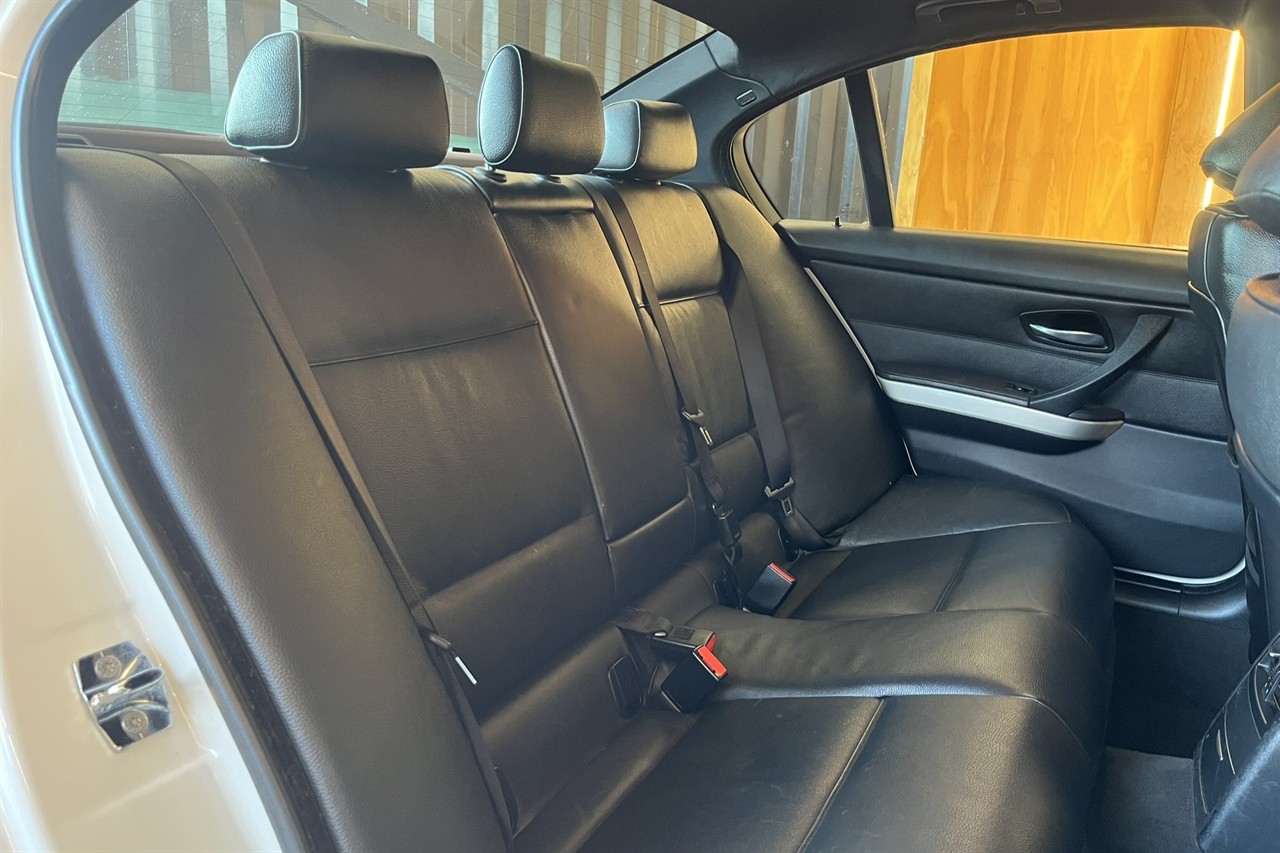 2006 BMW 320I