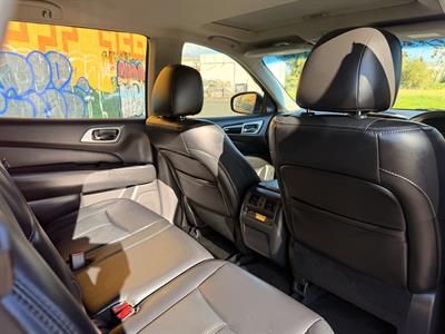 2015 Nissan Pathfinder - Thumbnail