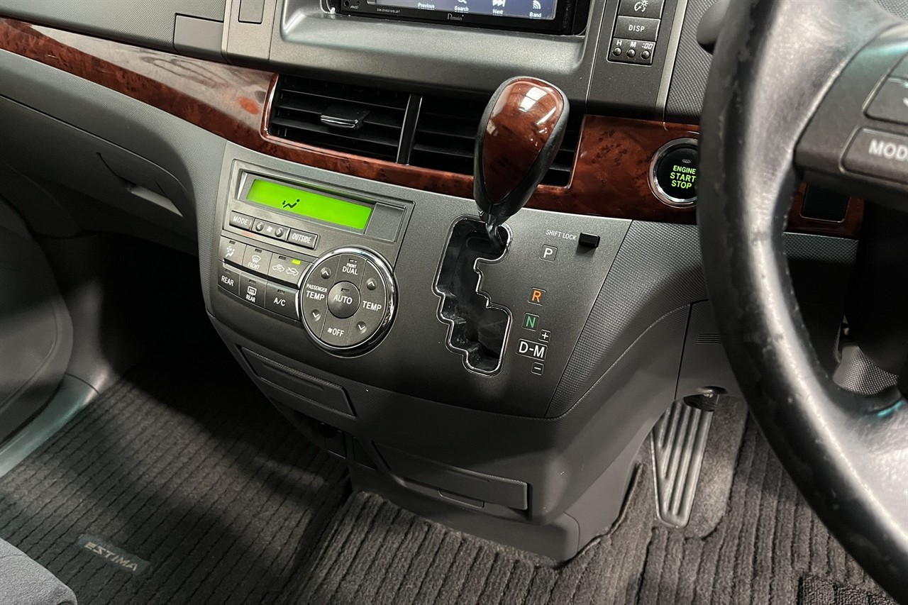 2011 Toyota Estima