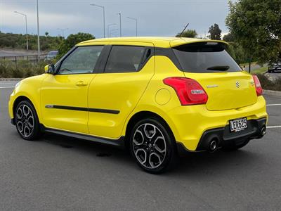 2018 Suzuki Swift - Thumbnail