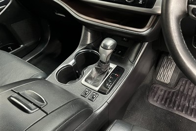 2017 Toyota HIGHLANDER - Thumbnail