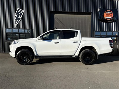 2022 Mitsubishi Triton - Thumbnail