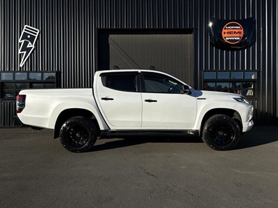 2022 Mitsubishi Triton - Thumbnail