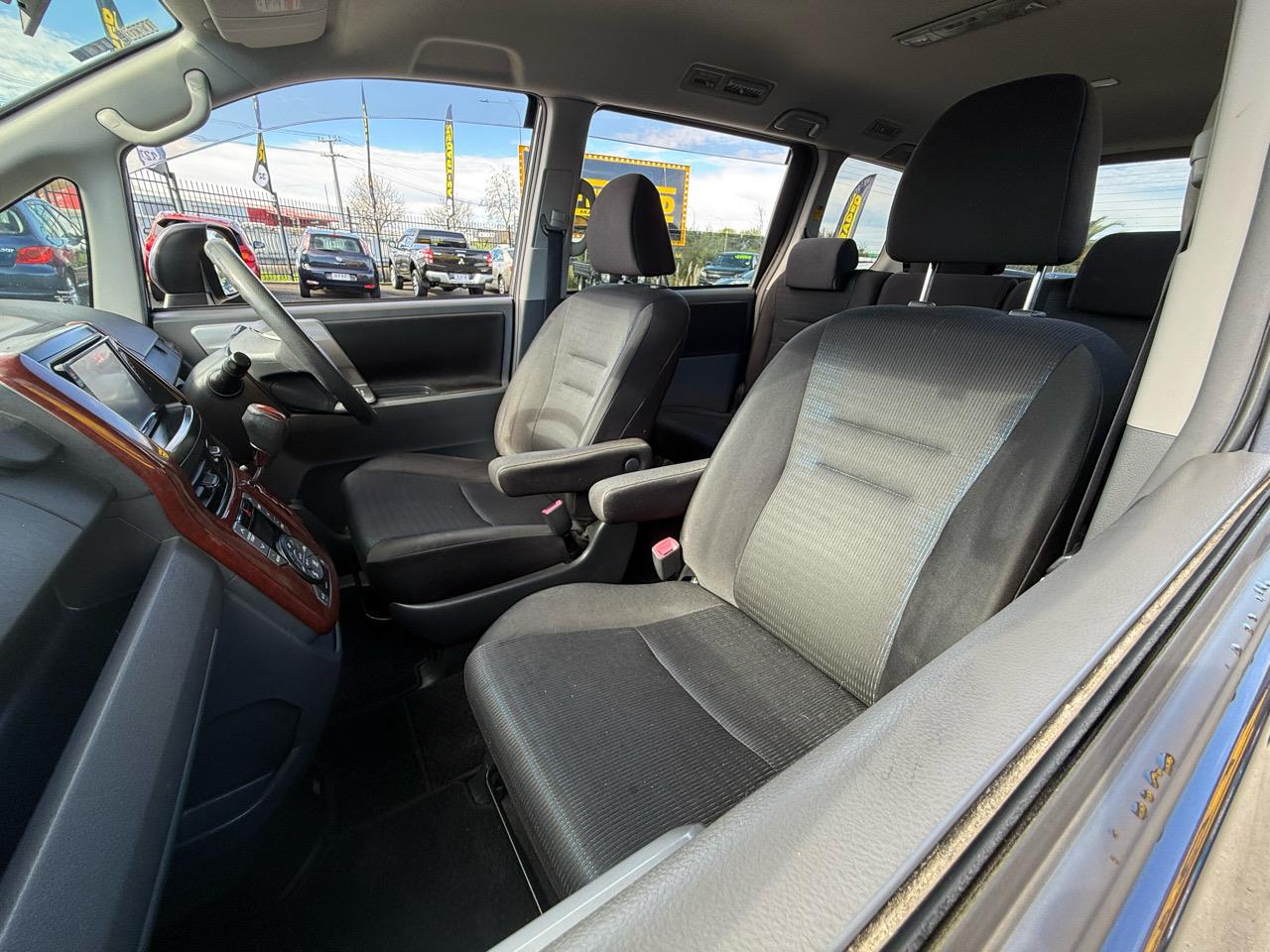 2008 Toyota Voxy