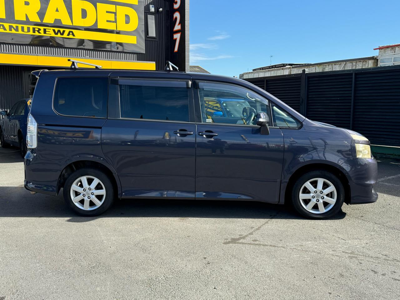 2008 Toyota Voxy