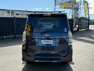 2008 Toyota Voxy - Thumbnail