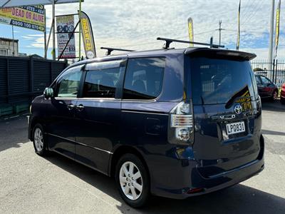 2008 Toyota Voxy - Thumbnail