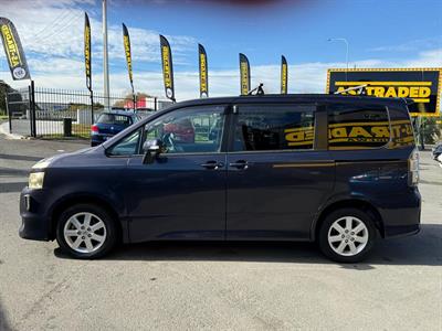 2008 Toyota Voxy - Thumbnail