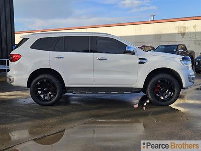 2017 Ford Everest - Thumbnail