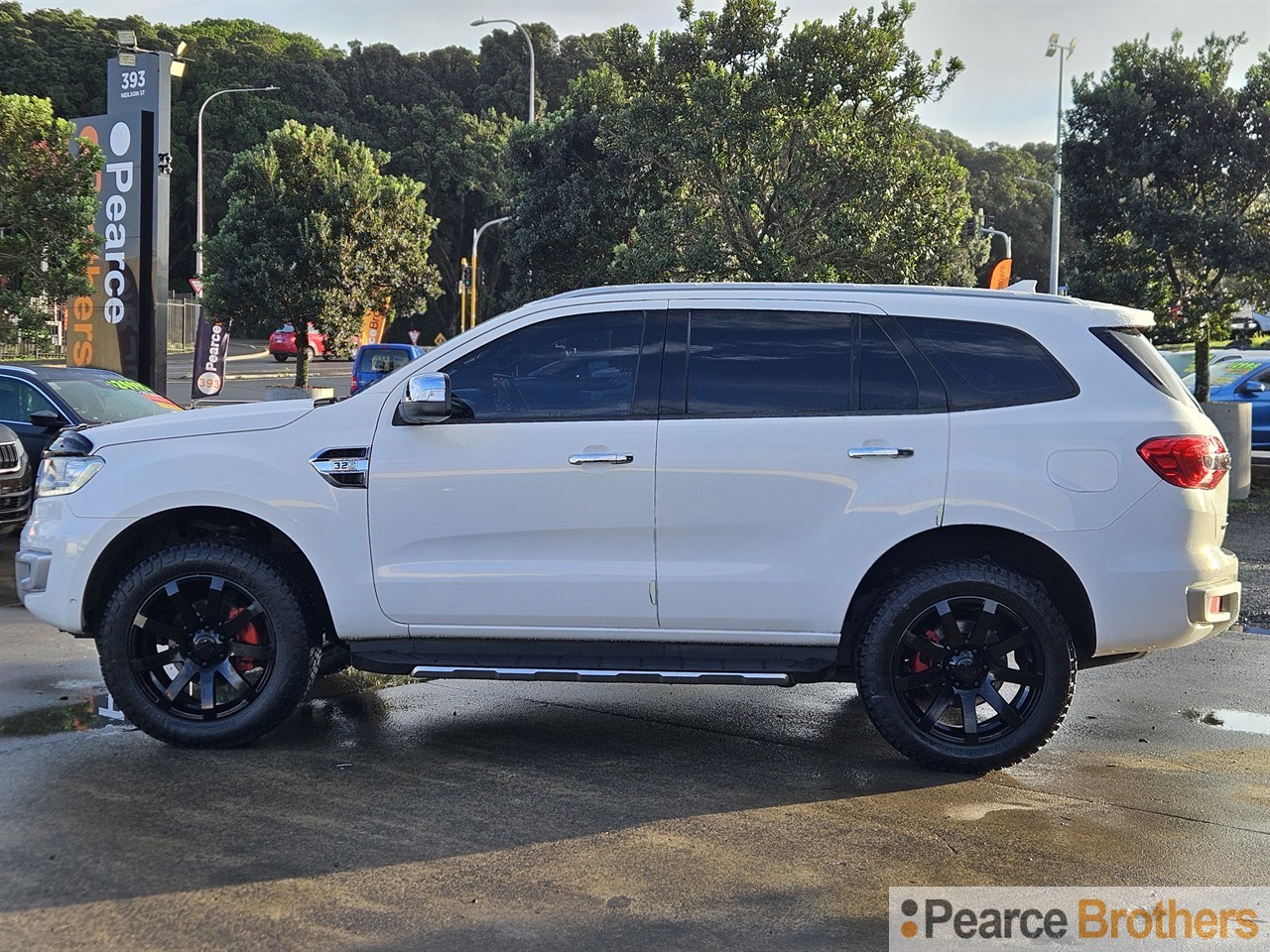 2017 Ford Everest