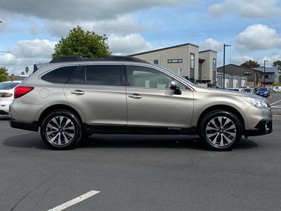 2016 Subaru Outback - Thumbnail