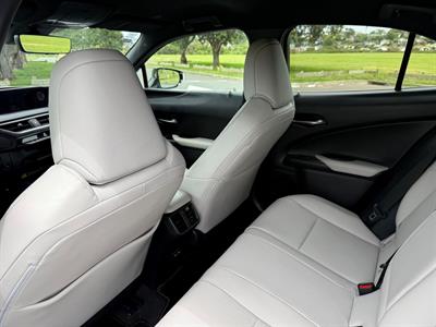 2021 Lexus UX 250H - Thumbnail