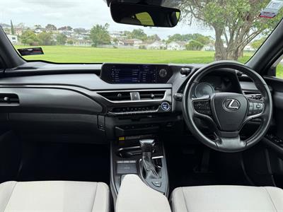2021 Lexus UX 250H - Thumbnail