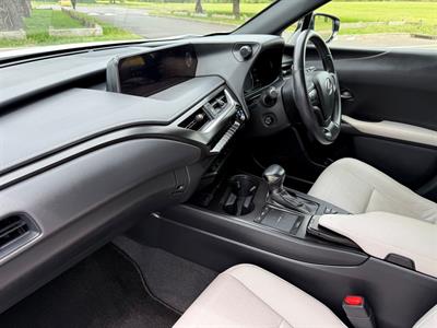 2021 Lexus UX 250H - Thumbnail