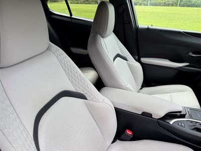 2021 Lexus UX 250H - Thumbnail