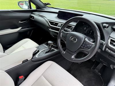 2021 Lexus UX 250H - Thumbnail