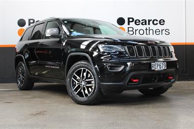 2017 Jeep Grand Cherokee - Thumbnail