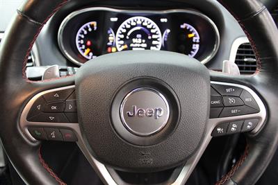2017 Jeep Grand Cherokee - Thumbnail