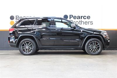 2017 Jeep Grand Cherokee - Thumbnail
