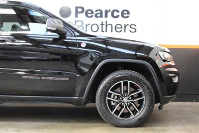 2017 Jeep Grand Cherokee - Thumbnail