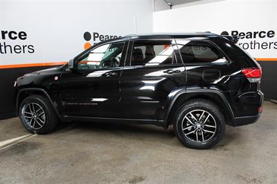 2017 Jeep Grand Cherokee - Thumbnail