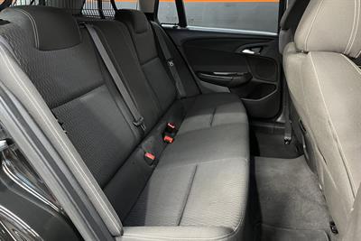 2016 Holden COMMODORE - Thumbnail