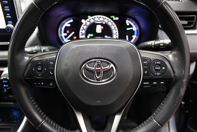 2020 Toyota RAV4 - Thumbnail
