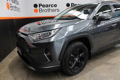2020 Toyota RAV4 - Thumbnail