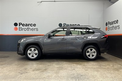 2021 Toyota RAV4 - Thumbnail