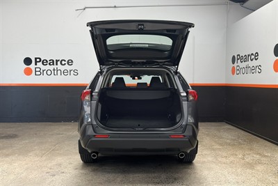 2021 Toyota RAV4 - Thumbnail