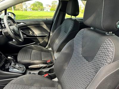 2019 Holden Astra - Thumbnail