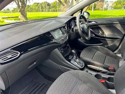 2019 Holden Astra - Thumbnail