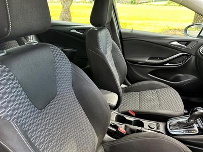 2019 Holden Astra - Thumbnail