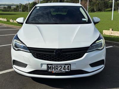 2019 Holden Astra - Thumbnail